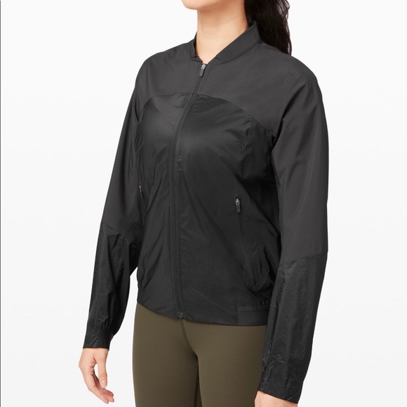 Lululemon Run On Jacket - Picture 3 of 8